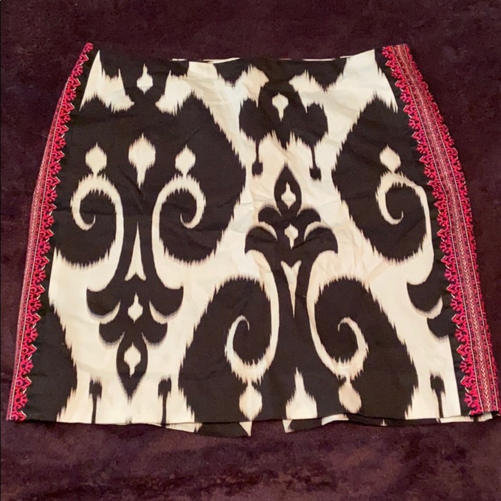 WHBM Aztec print black & white skirt sz 14 - Picture 2 of 8